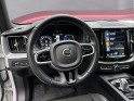 Volvo xc60 t8 twin engine 303 ch  87 ch geartronic 8 r-design /. toit ouvrant / siÈges et volant chauffant / apple carplay...