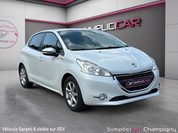 Peugeot 208 1.2 vti 82ch envy - climatisation - bluetooth - gps - radars de recul - prise usb occasion champigny-sur-marne...