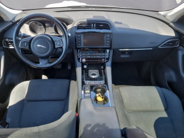 Jaguar f-pace toit panoramique awd bva8 2.0 d - 180 ch pure attelage occasion avignon (84) simplicicar simplicibike france