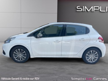 Peugeot 208 1.2 puretech 82ch bvm5 allure 1 ere main  distri sera neuve occasion cannes (06) simplicicar simplicibike france