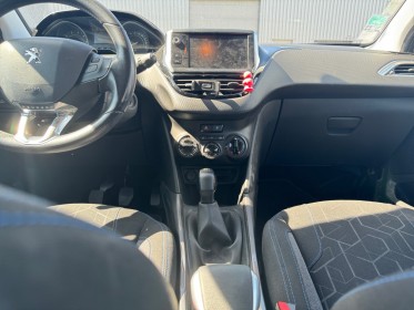 Peugeot 2008 1.2 puretech 82ch bvm5 style occasion simplicicar beaune simplicicar simplicibike france