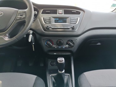 Hyundai i20 1.2 75 initia bluetooth/clim/1ere main - garantie 12 mois - occasion simplicicar marignane  simplicicar...