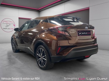 Toyota c-hr hybride 122h distinctive garantie 12 mois occasion simplicicar lyon ouest simplicicar simplicibike france