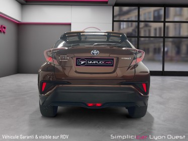 Toyota c-hr hybride 122h distinctive garantie 12 mois occasion simplicicar lyon ouest simplicicar simplicibike france