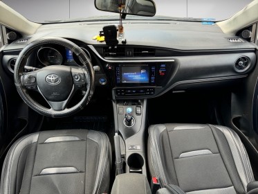 Toyota auris touring sports pro my17 hybride pro 136h design - garantie 12 mois occasion simplicicar courbevoie simplicicar...