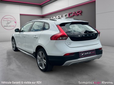 Volvo v40 cross country 2.0l d2 120 ch momentum , garantie 12 mois , occasion simplicicar reims simplicicar simplicibike france