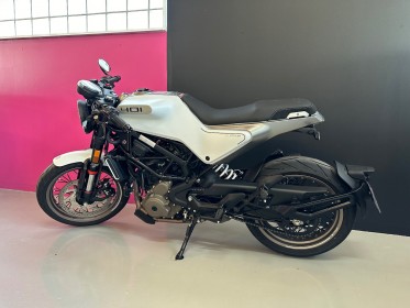 Husqvarna vitpilen 401 monocylindre occasion simplicicar pontarlier simplicicar simplicibike france