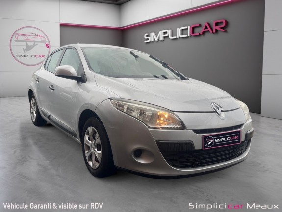 Renault megane iii berline dci 105 eco2 dynamique distrib faite occasion simplicicar meaux simplicicar simplicibike france