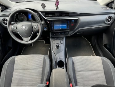 Toyota auris rc18 hybride 136h collection garantie 12 mois occasion simplicicar courbevoie simplicicar simplicibike france