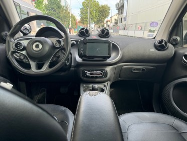 Smart fortwo coupe 0.9 90 ch ss ba6 prime - toit panoramique - caméra de recul occasion simplicicar villejuif  simplicicar...