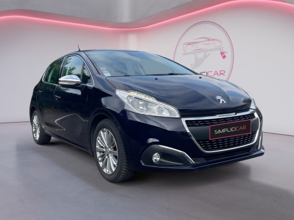 Peugeot 208 allure 110ch / 1ere main / leds/ carplay / radars de recul occasion simplicicar orgeval  simplicicar simplicibike...