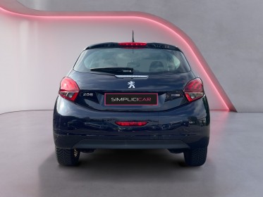 Peugeot 208 allure 110ch / 1ere main / leds/ carplay / radars de recul occasion simplicicar orgeval  simplicicar simplicibike...