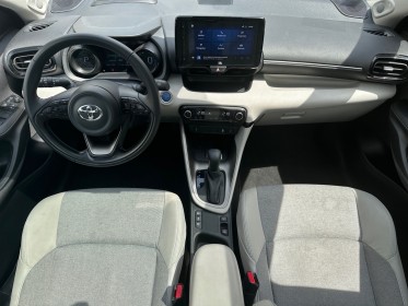 Toyota yaris hybride my22 2023 116h iconic, garantie constructeur, toit panoramique, carplay, avertisseur angle mort 1 er...