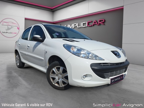 Peugeot 206 75ch. urban kilomètres assuré - véhicule idéal jeune permis - clim. - garantie 12 mois occasion avignon (84)...