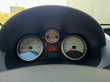 Peugeot 206 75ch. urban kilomètres assuré - véhicule idéal jeune permis - clim. - garantie 12 mois occasion avignon (84)...