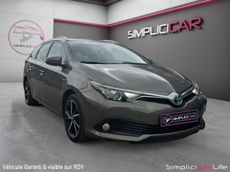 Toyota auris my17 hybride / 2018 / camera / garantie occasion simplicicar lille  simplicicar simplicibike france