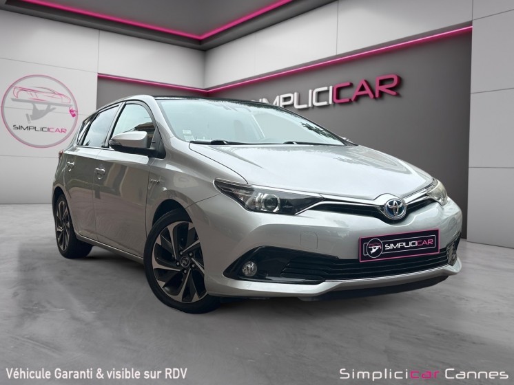 Toyota auris hybride 136h design occasion cannes (06) simplicicar simplicibike france