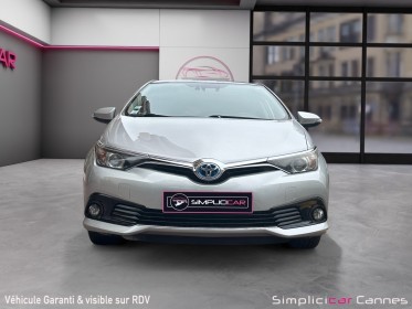 Toyota auris hybride 136h design occasion cannes (06) simplicicar simplicibike france