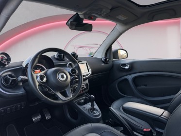 Smart fortwo coupe 2019 0.9 90 ch ba6 prime toit panoramique, caméra recul, sièges cuir et chauffants, garantie 12 mois...