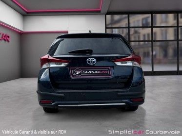 Toyota auris touring sports pro my17 hybride pro 136h design - garantie 12 mois occasion simplicicar courbevoie simplicicar...