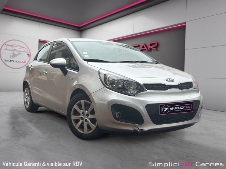 Kia rio style 1.1 crdi 75 isg / véhicule garantie occasion cannes (06) simplicicar simplicibike france