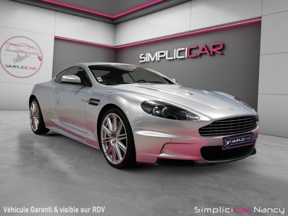 Aston martin dbs v12 517ch / 22 / lightning silver coloris rare / garantie 12 mois occasion simplicicar nancy simplicicar...