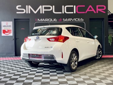 Toyota auris hybride 136h dynamic - premiere main- entretien toyota - garantie constructeur occasion  simplicicar aix les...