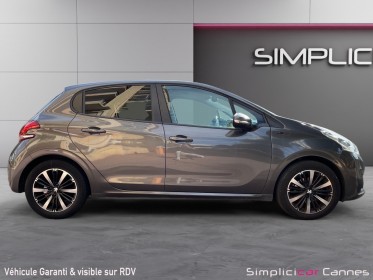 Peugeot 208 puretech 82ch ss bvm5 signature occasion cannes (06) simplicicar simplicibike france