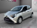 Toyota aygo pro my19 1.0 vvt-i faible km garantie 12 mois / bluetooth / clim / commande volant occasion simplicicar marignane...