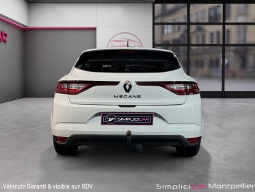 Renault megane iv berline tce 100ch energy life clim attelage occasion montpellier (34) simplicicar simplicibike france