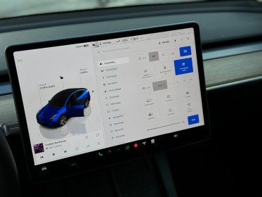 Tesla model y standard rwd / pack autopilot occasion paris 17ème (75)(porte maillot) simplicicar simplicibike france