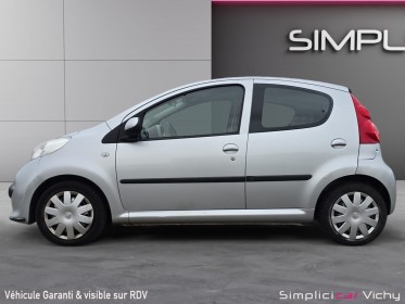 Peugeot 107 1.0e 12v 68ch trendy premiere main garantie 12 mois occasion simplicicar vichy simplicicar simplicibike france