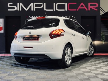 Peugeot 208 puretech 82ch ss bvm5 signature - distribution ok - garantie 12 mois occasion  simplicicar aix les bains...