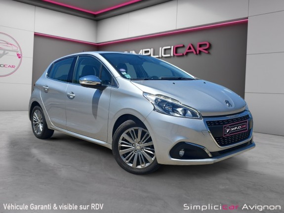 Peugeot 208 110ch allure, excellent état, aucun frais à prévoir, distribution faite à moins de 5.000 km occasion avignon...