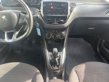 Peugeot 208 business 2019 puretech 82ch ss bvm5 6.2 evap active business, garantie 12 mois, courroie de distrib fait....