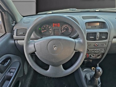 Renault clio campus evolution societe 1ère main! historique complet / ventilation cynophile / révision  kit distri neuf......