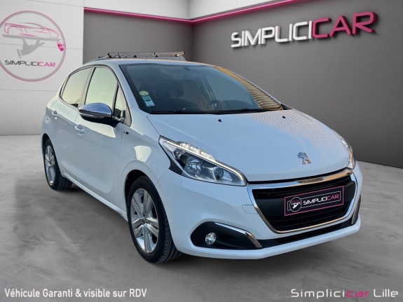 Peugeot 208 1.6 bluehdi style // garantie 1 an// occasion simplicicar lille  simplicicar simplicibike france