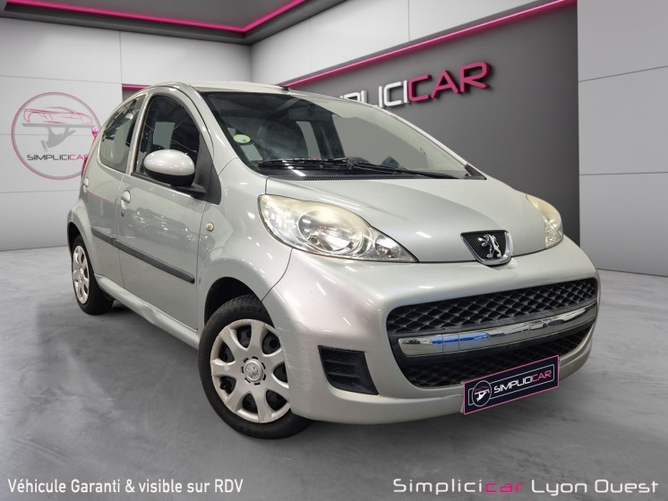 Peugeot 107 1.0e 12v 68ch blue lion 2-tronic trendy - garantie 12 mois occasion simplicicar lyon ouest simplicicar...