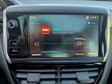 Peugeot 208 82ch allure idéal jeune permis / apple carplay - android auto / cam.radar de recul / toit pano occasion avignon...