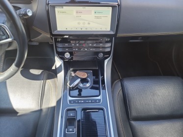 Jaguar xe rare serie 30.0. 2.0t - 300 ch bva awd serie limite cuir ja20 serie occasion avignon (84) simplicicar simplicibike...