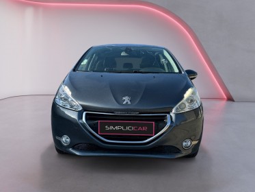 Peugeot 208 féline 1.6 e-hdi 92 ch clim auto/ toit pano--- occasion simplicicar orgeval  simplicicar simplicibike france