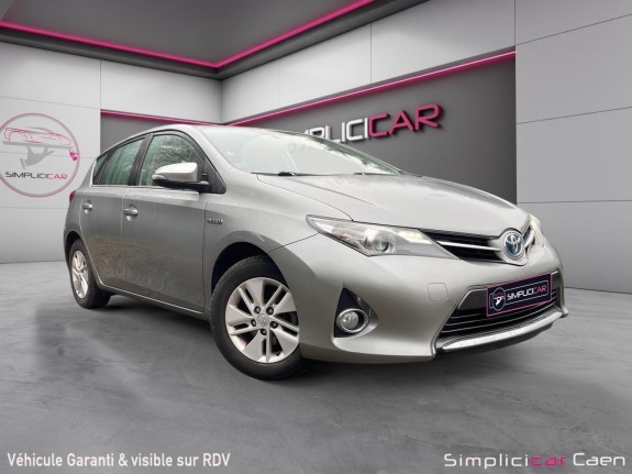 Toyota auris hybride 136h dynamic garantie 12 mois occasion simplicicar caen  simplicicar simplicibike france