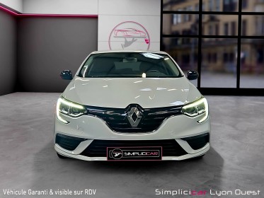 Renault megane iv berline tce 140 fap limited/attelage/garantie 12 mois occasion simplicicar lyon ouest simplicicar...