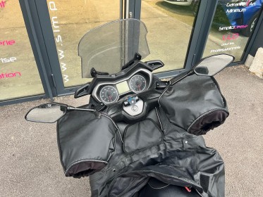 Yamaha x-max 300 cc  tablier  manchons  poignées chauffantes  garantie 12 mois occasion simplicicar vernon simplicicar...