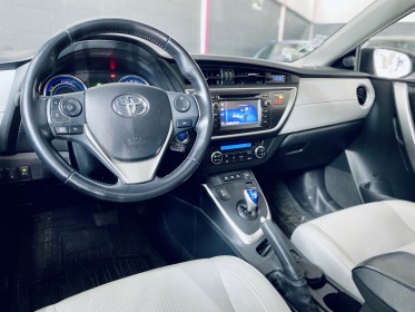 Toyota auris touring sports hybride 136h style- entretien toyota complet occasion simplicicar st-maximin simplicicar...