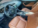 Jaguar f-pace 2.0 d - 180 ch awd bva8 portfolio / toit ouvrant / sieges chauffants electriques / camera 360 / son meridian...