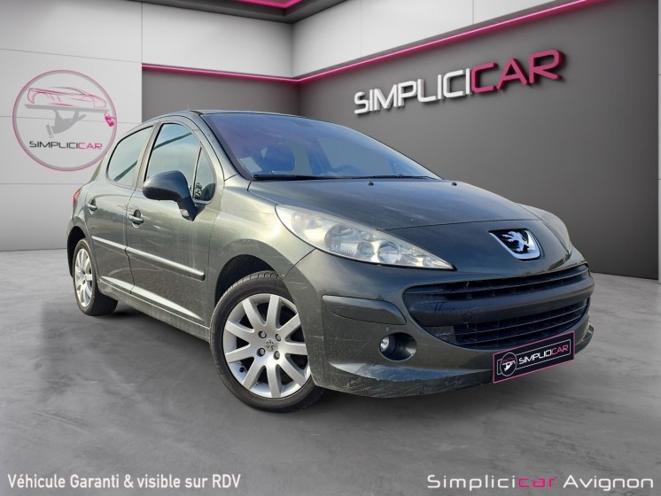 Peugeot 207 1.6i 110ch. attelage amovible  cli. bi-zones auto / garantie 12 mois occasion avignon (84) simplicicar...