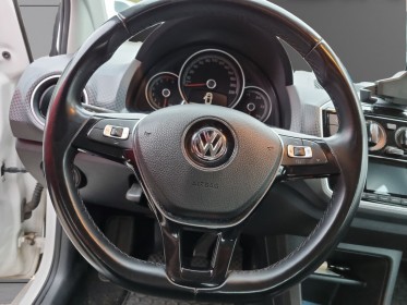 Volkswagen up up 1.0 60 bluemotion technology bvm5 up! connect garantie 12 mois occasion simplicicar charmes simplicicar...