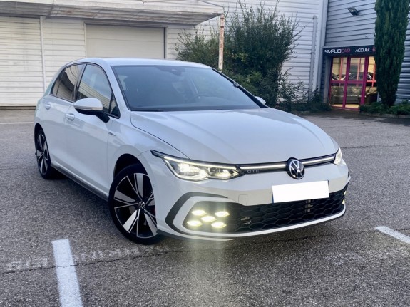 Volkswagen golf 8 245 dsg6 gte/led d'ambiance/carplay/radar av ar/siegevolant chauffant/vehicule en parc occasion simplicicar...