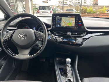 Toyota c-hr hybride rc18 122h dynamic garantie 12 mois occasion montreuil (porte de vincennes)(75) simplicicar simplicibike...